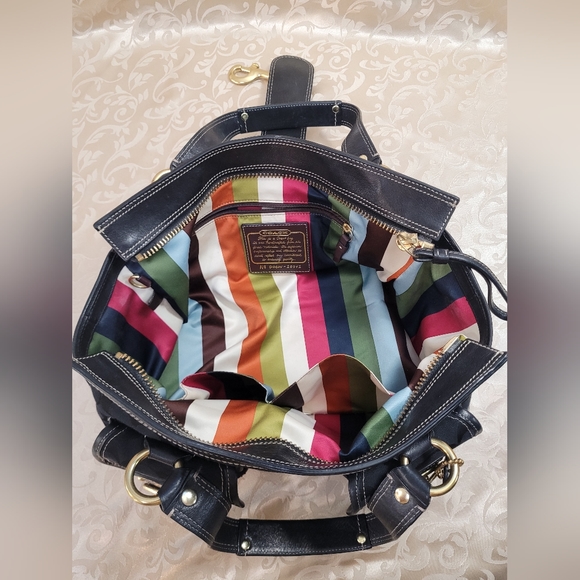 Authentic Coach Legacy Limited Edition Black C shoulder bag 10341, LIKE NEW - Picture 3 of 3